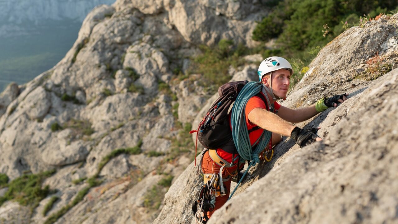You are currently viewing Seguro viagem para esportes radicais: proteja-se durante a aventura